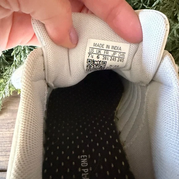 Adidas White Sneakers with Black Stripes - Picture 5 of 5